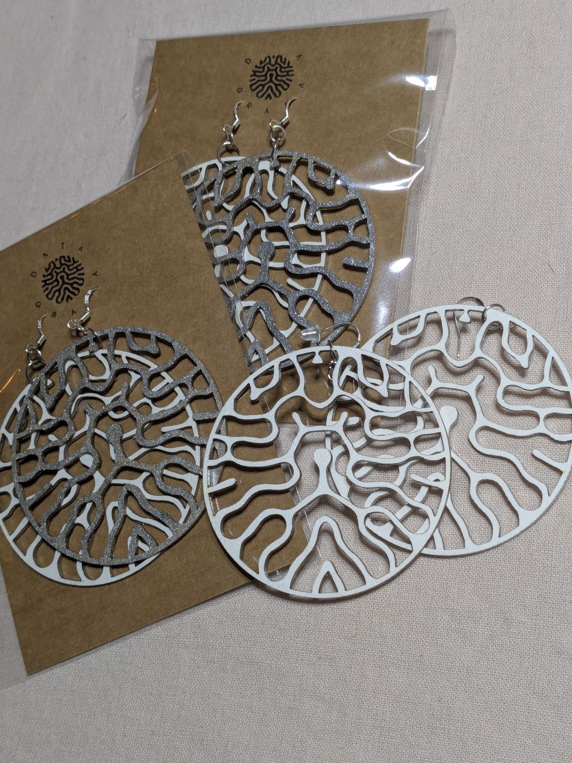 Ultra light earrings (WHT+SLVR)