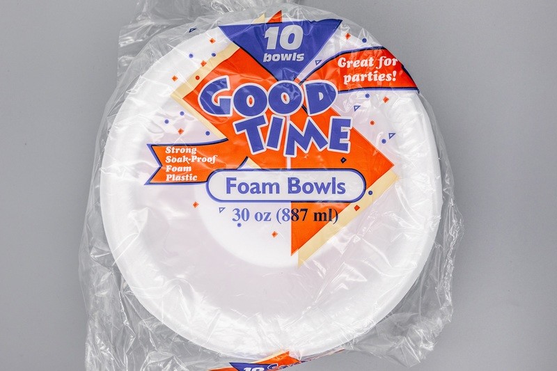 Good Time Plato Hondo de Unicel Desechable 30oz 10pcs 30oz White