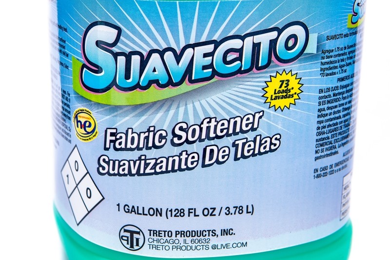Suavecito Fabric Softner "Gain Scent" / Suavizante de Telas "Fragancia Gain" 4/1 Gal (Zacagrasa)