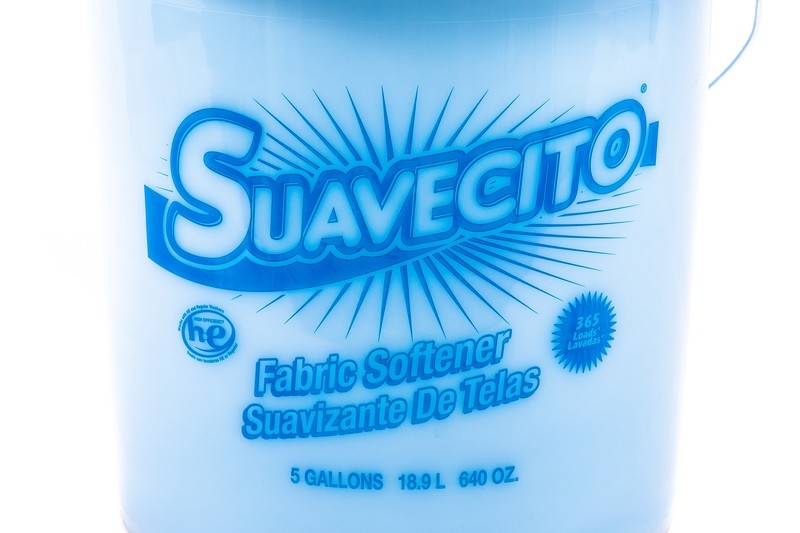 Suavecito Fabric Softner "Downy Scent" / Suavizante de Telas "Fragancia Downy" 5 Gal (Zacagrasa)