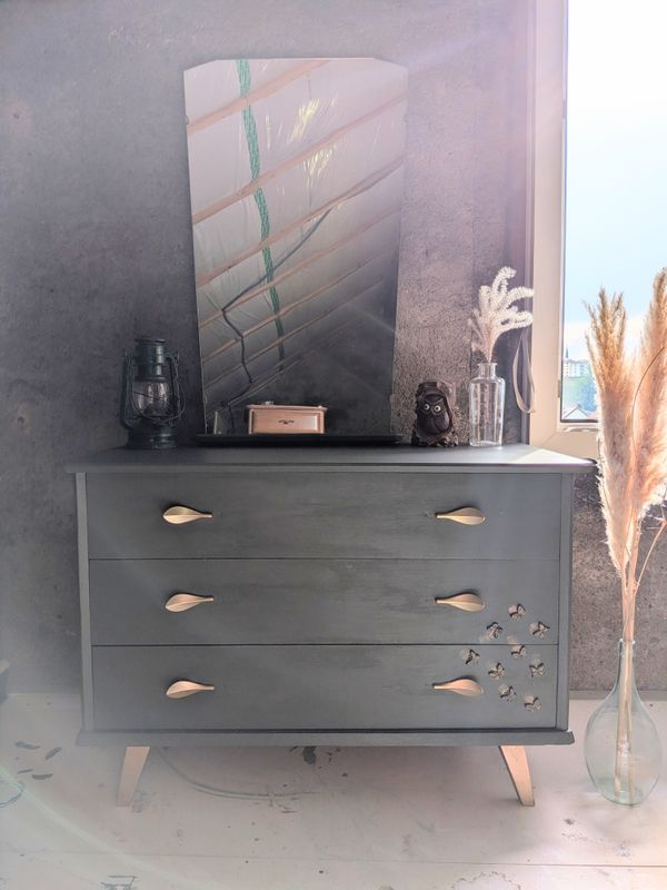 Néphélé commode avec tiroir