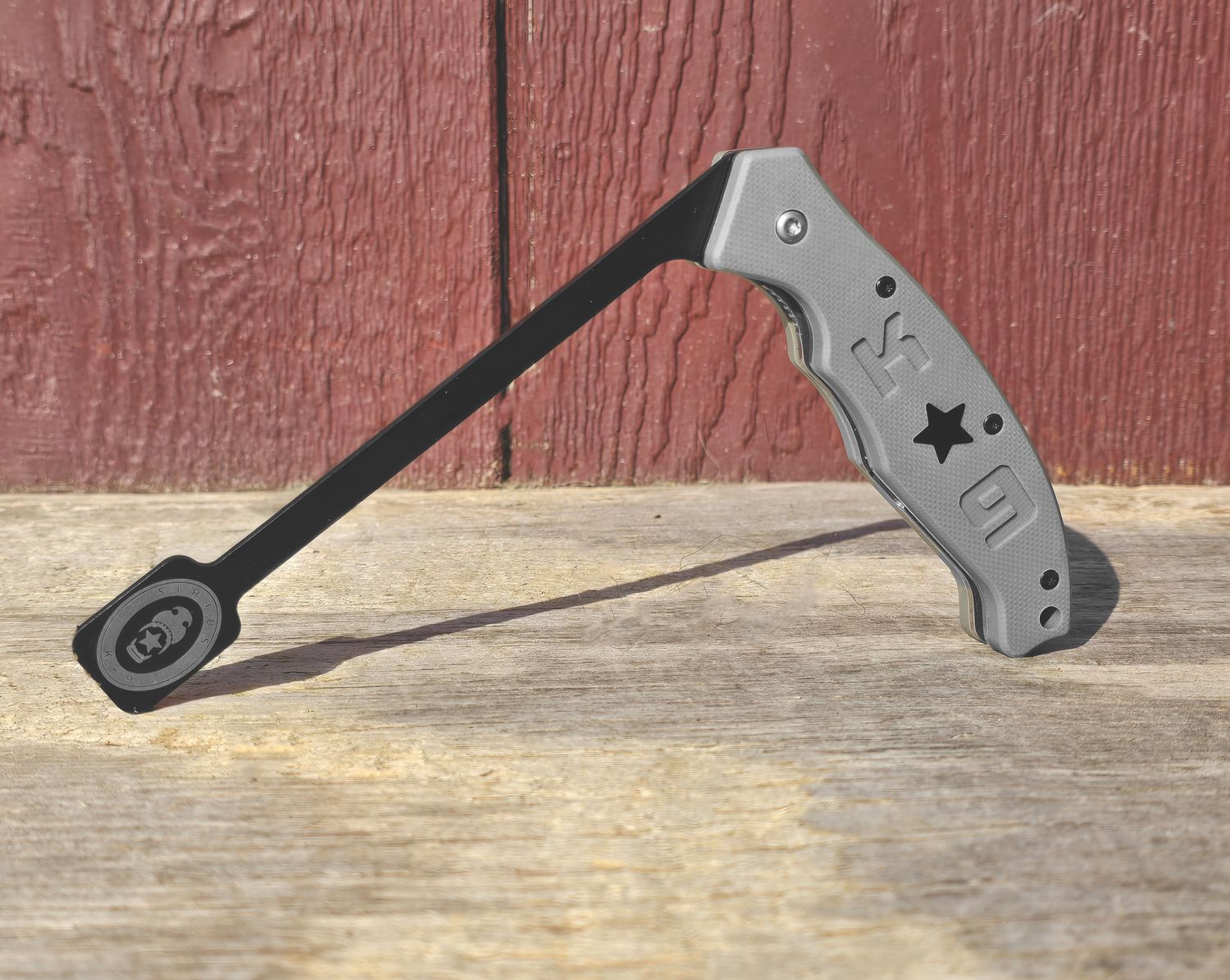 The Breaker Bar - Wolf Grey