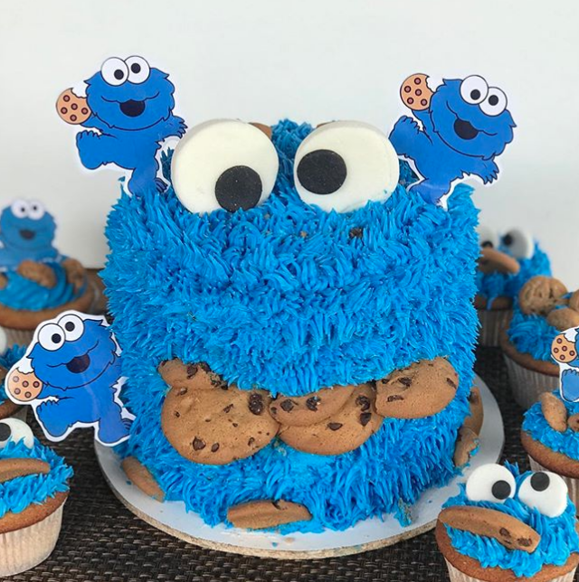 Cookie monster cake