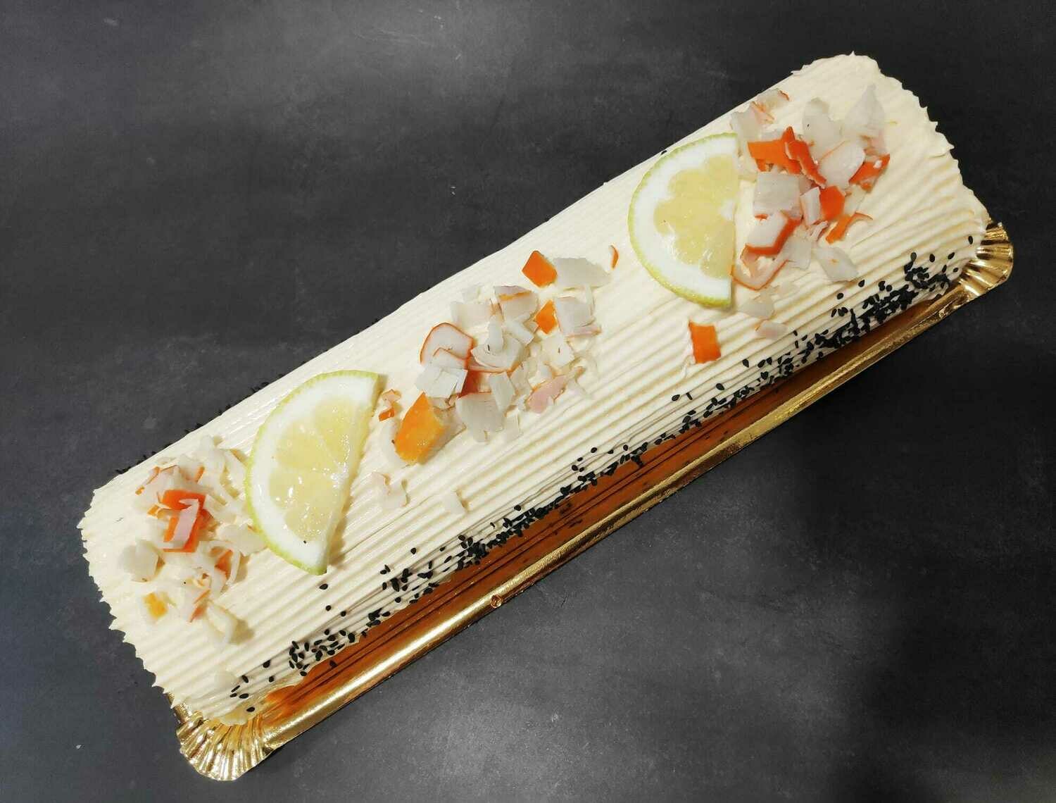 Brazo de surimi con pasas y cítricos