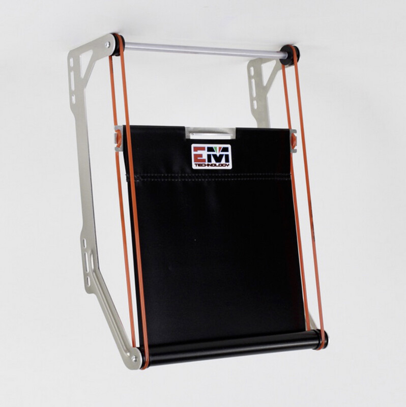 EM-09 / Rok Shifter curtain