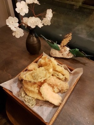 Deluxe Assorted Tempura (16 pcs)