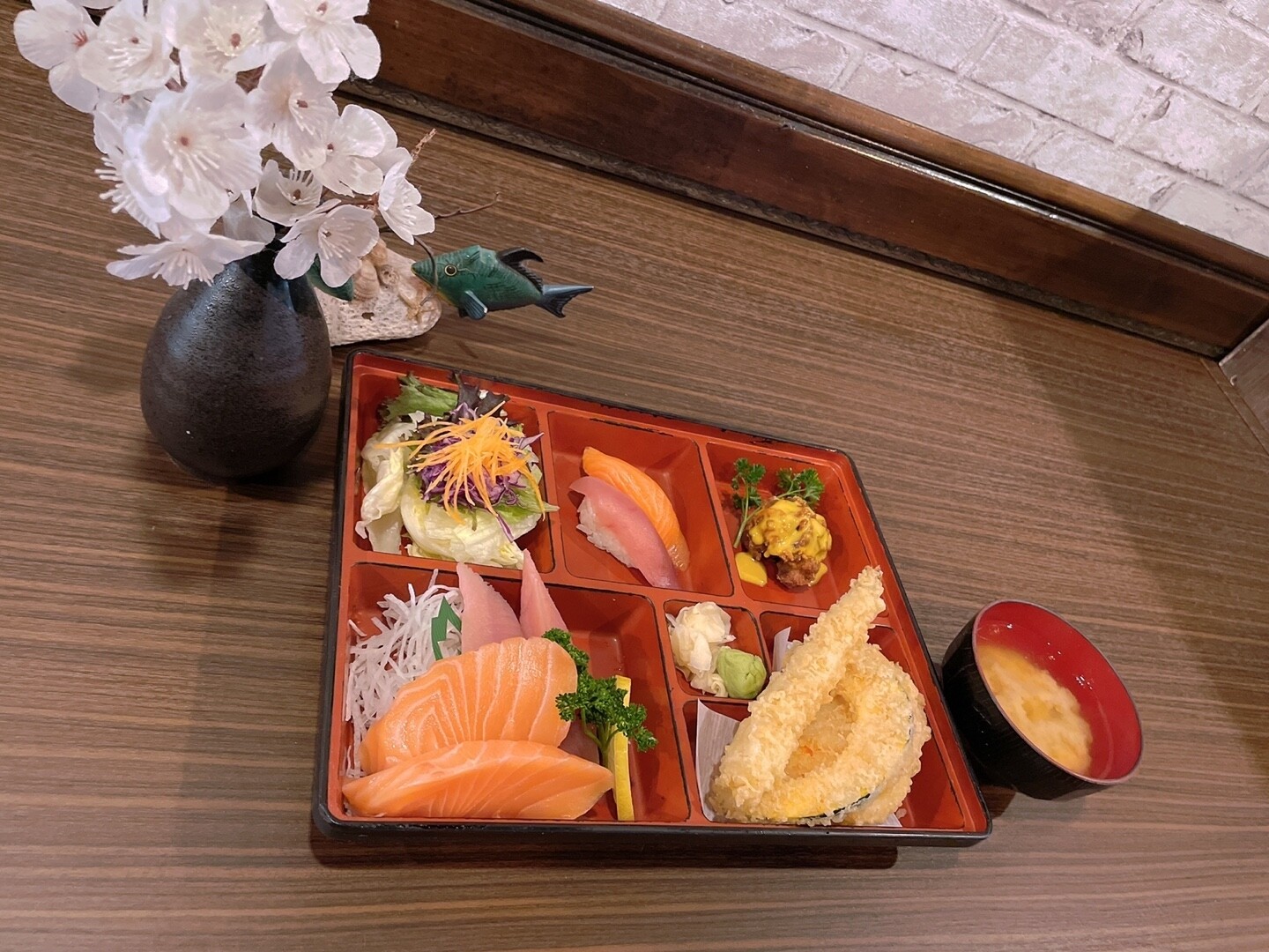 Sashimi Sushi Box