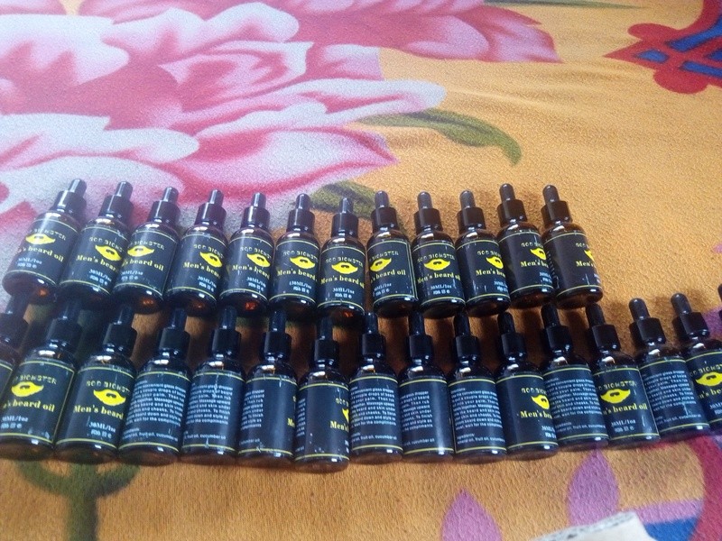 Men&#39;s beardgang oil