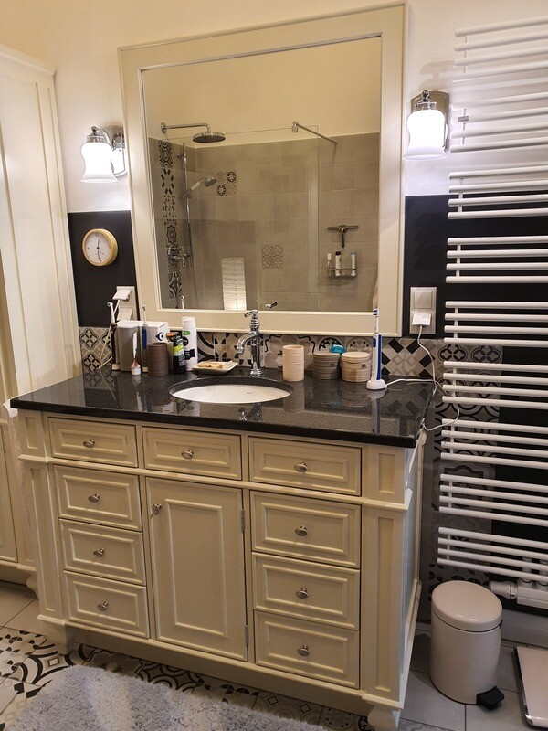 Waschtisch NT1220 mit Vitrine  Cremer
