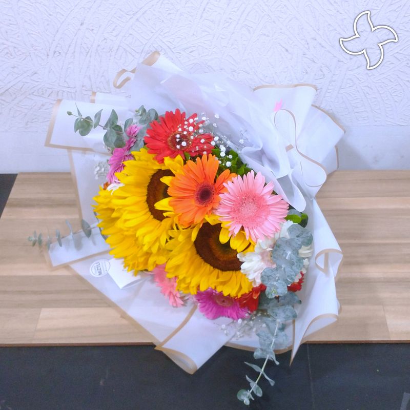 Ramo 4 girasoles y 12 gerberas plus