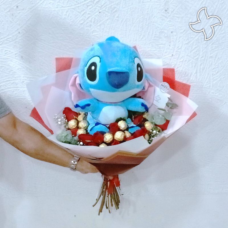 Ramo combo 12 rosas, peluche y chocolates