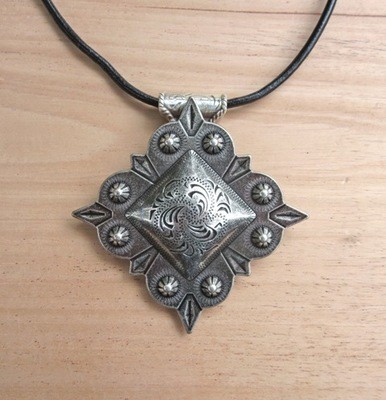 Concho Pendant Adapter ~ TL2103SR ~ Large Closed