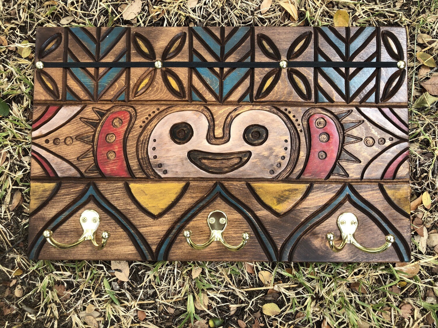 Wood Carving: PNG Jewelry/Hair clip Holder (blue) Wood Carving: PNG Jewelry/Hair clip Holder (blue)