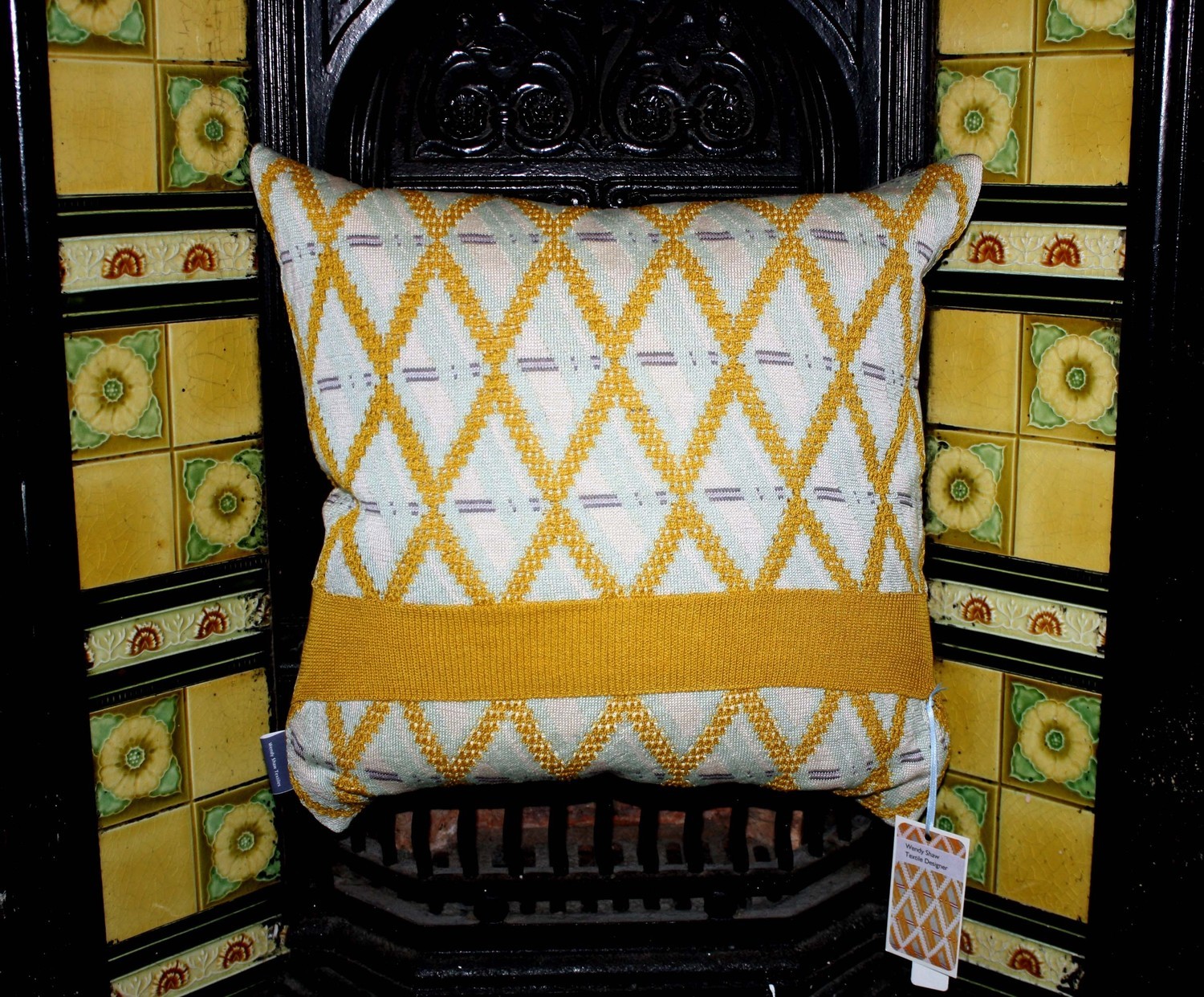 Contemporary lace cushion with duck feather inner