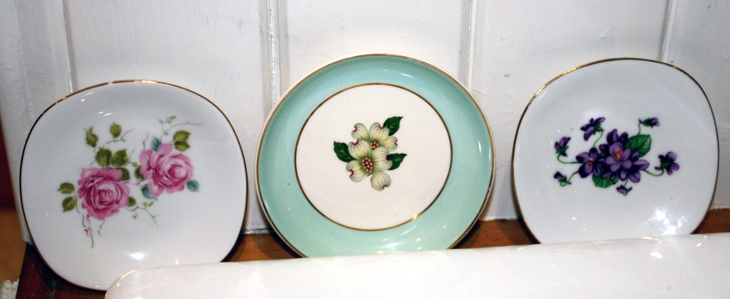 Set of floral wall plates/ jewellery dishes