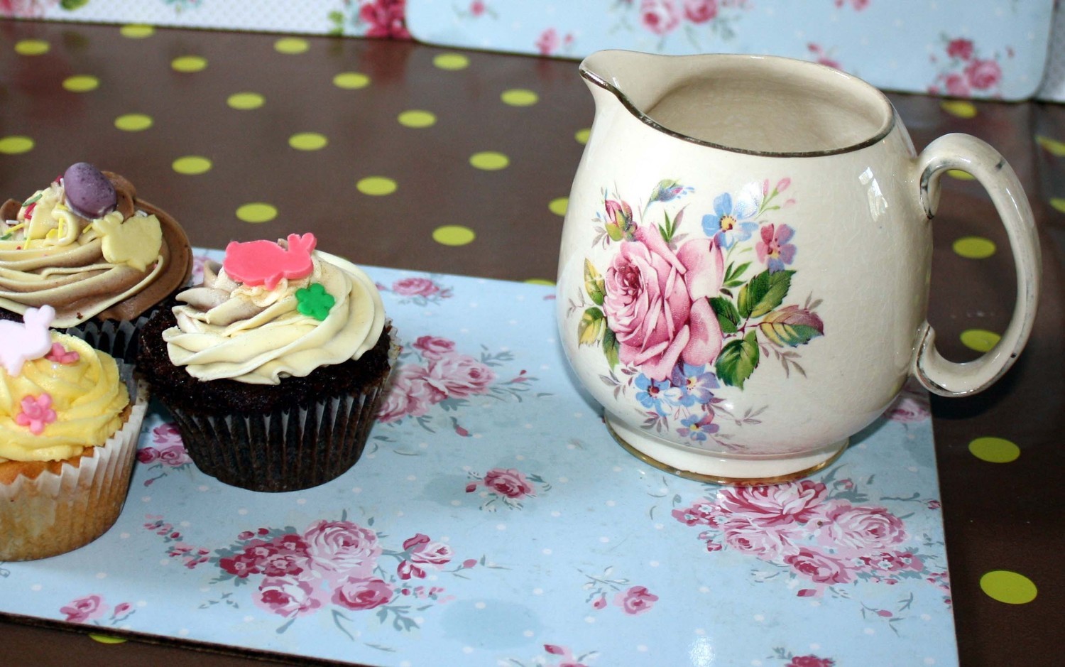 Vintage cream &#39;Arthur Wood&#39; floral jug