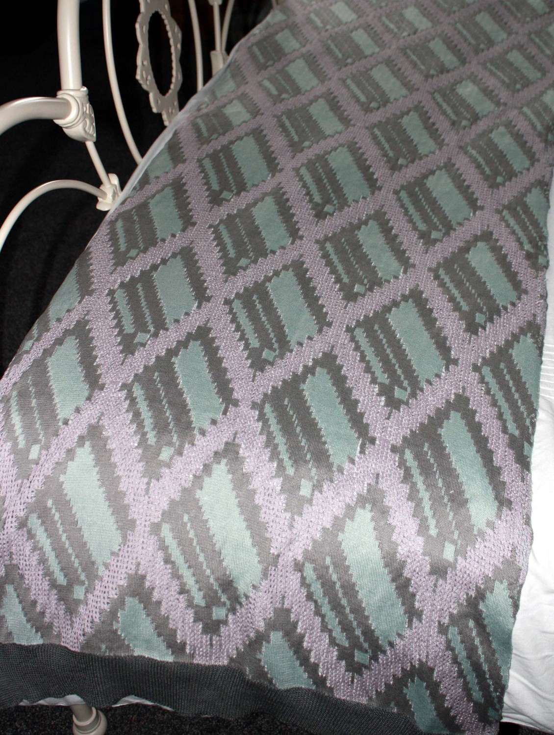 Lace diamond throw