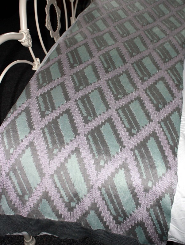 Lace diamond throw