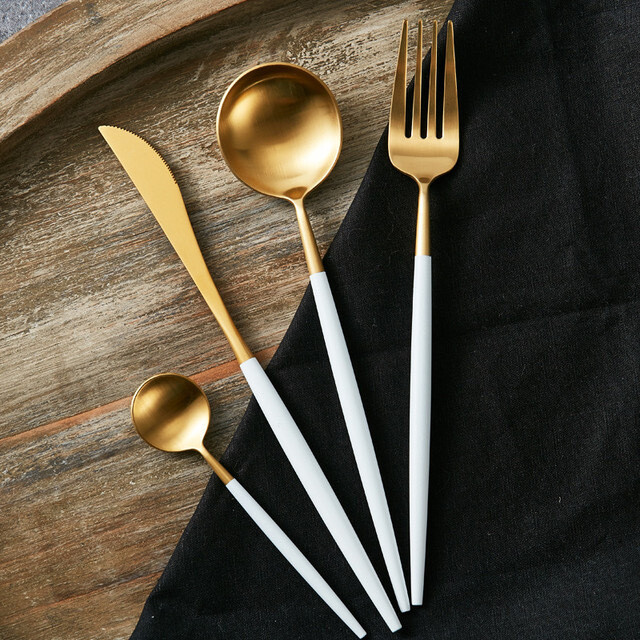 The Peridot Cutlery Set - White