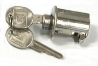 LOCK-CENTER REAR STORAGE COMPARTMENT-WITH KEYS-68-82 (#E10847) 3A4