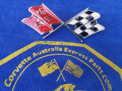 EMBLEM-FRONT-REAR-CROSS FLAG-USA-68-72 (#E3536)  5C3