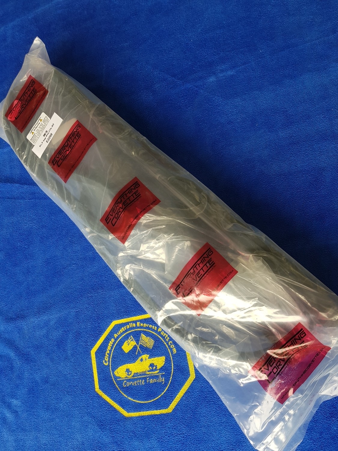 WEATHERSTRIP-T-TOP PANEL-WITH FASTENERS-USA-PAIR-77L-82 (#E2208) 4B2