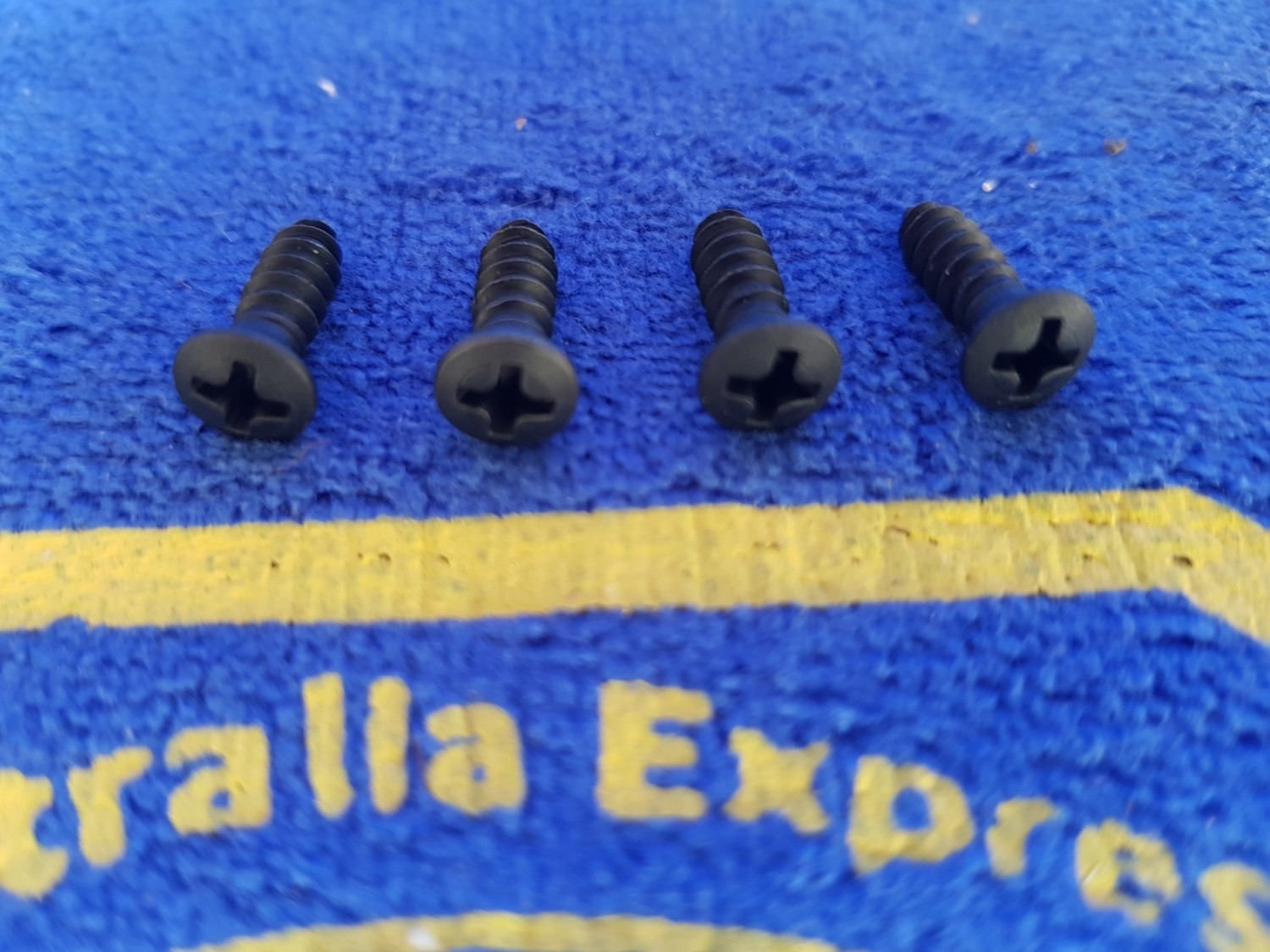 SCREW SET-SHIFTER BOOT-68-76 (#E4027) 3C4