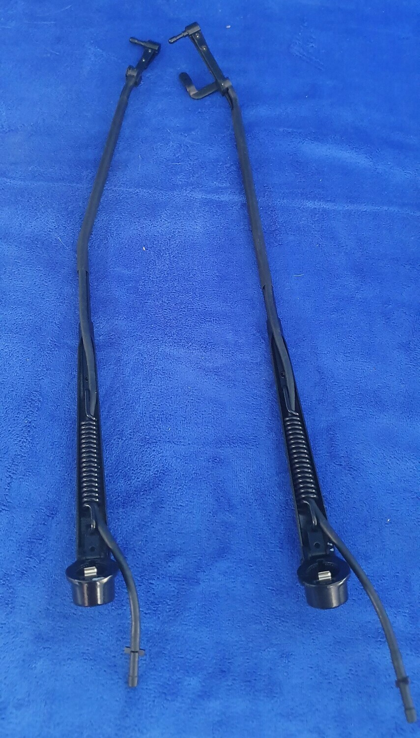 ARM SET-WINDSHIELD WIPER-REPRODUCTION-PAIR-69-82 (#E22126)