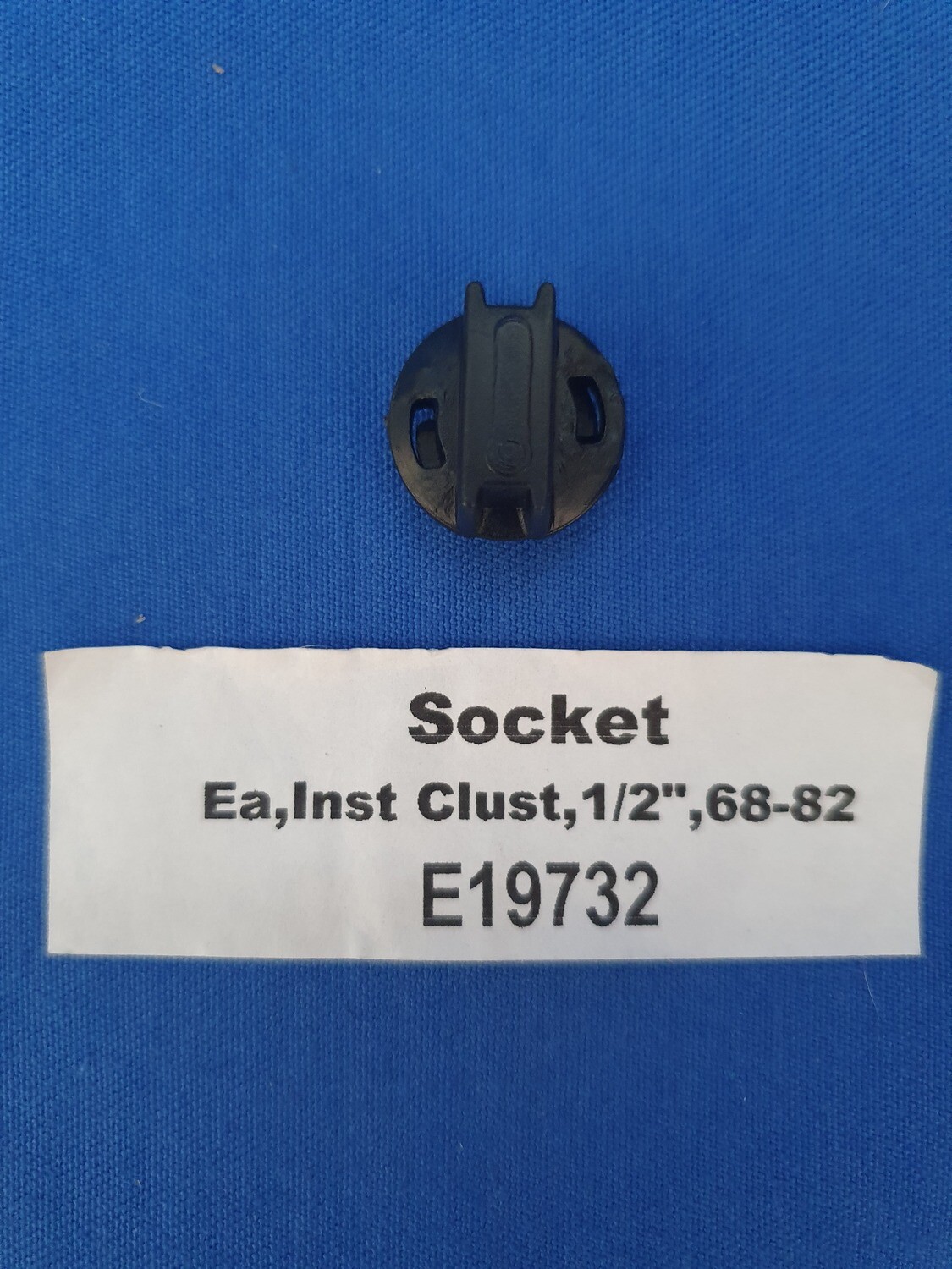 SOCKET-INSTRUMENT BULB-1/2 INCH HOLE-68-82 (#E19732) 1F2