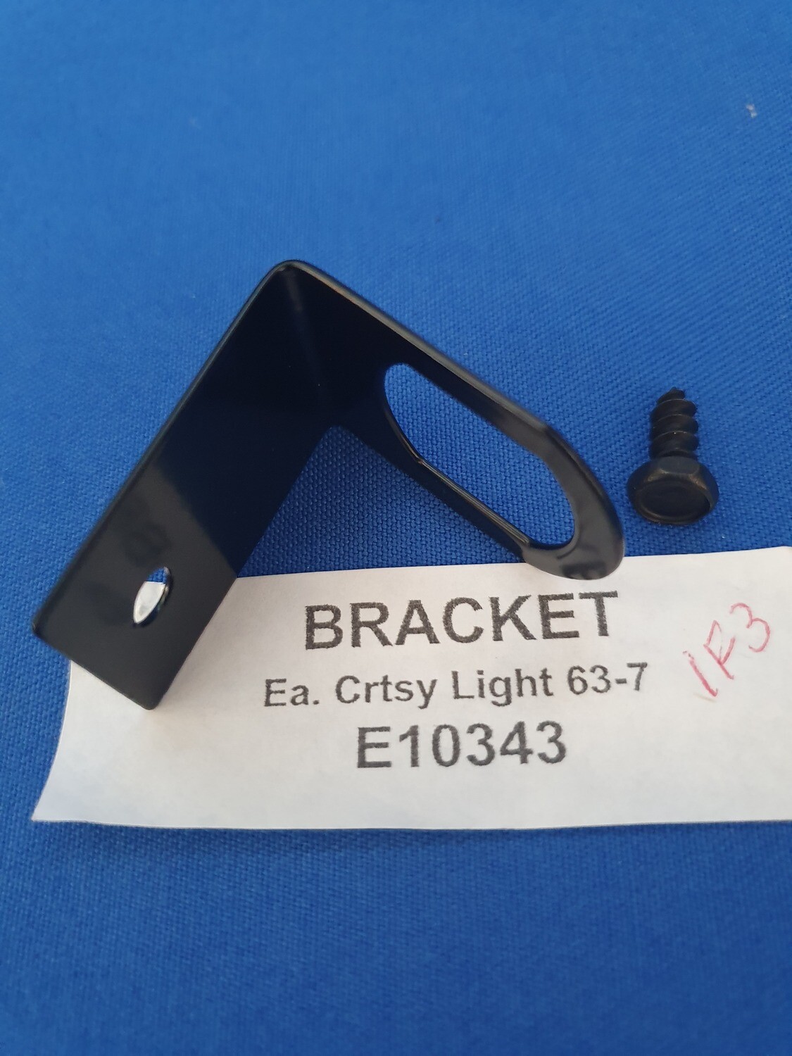 BRACKET-COURTESY LIGHT-63-67 (#E10343) 1F2