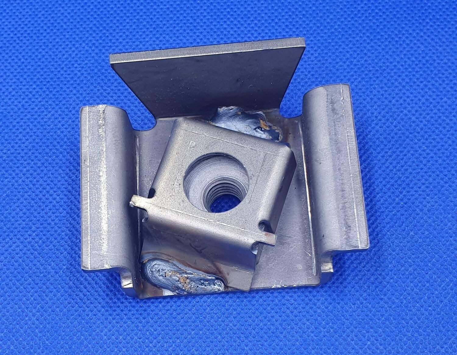 CAGE AND NUT SET-BODY MOUNT # 2 AND #3-EACH-74L-82 (#E19322) 7B2
