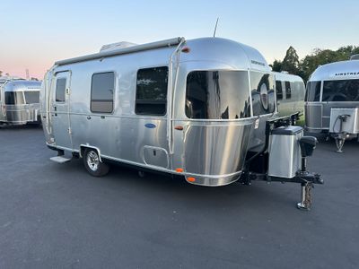 2018 Sport 22FB with lots of upgrades