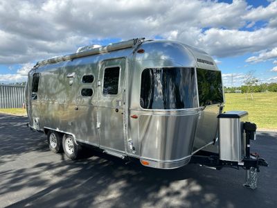 2021 Flying Cloud 23CB with solar,Lithium3k, inverter,bike rack & awnings **Just Arrived **