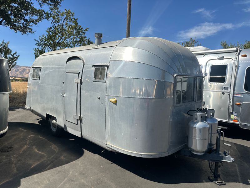 1954 Rare Barn find Safari 22 Airstream front kitchen. Mostly orig. with an incredible shell!!