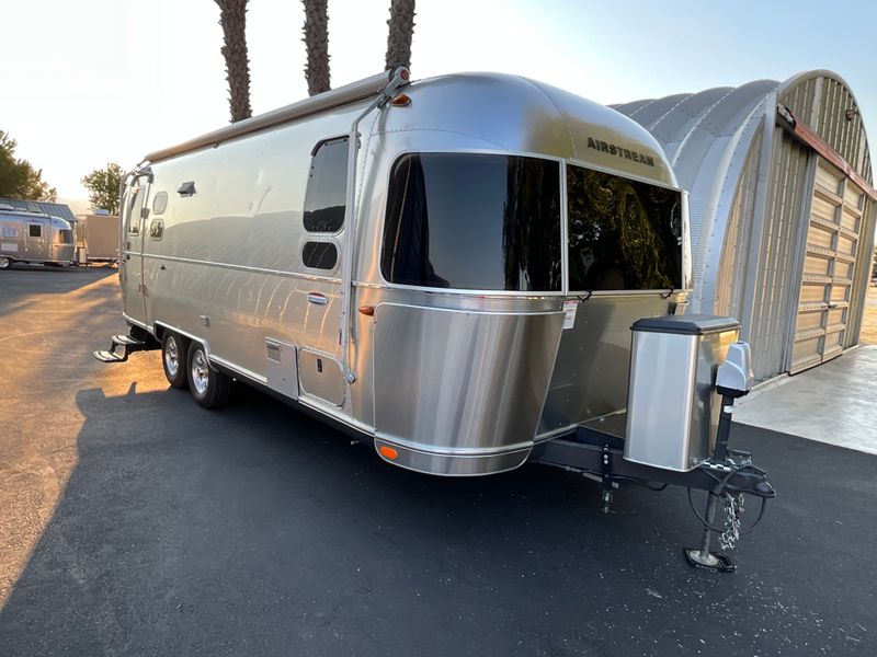 2016 International Serenity 25FBQ