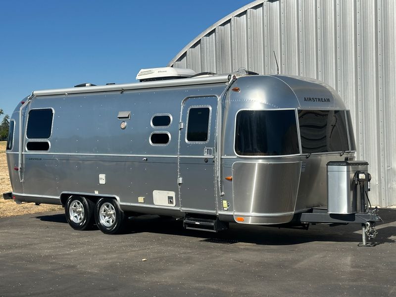 2014 Flying  Cloud  25RBQ (rear bed queen )