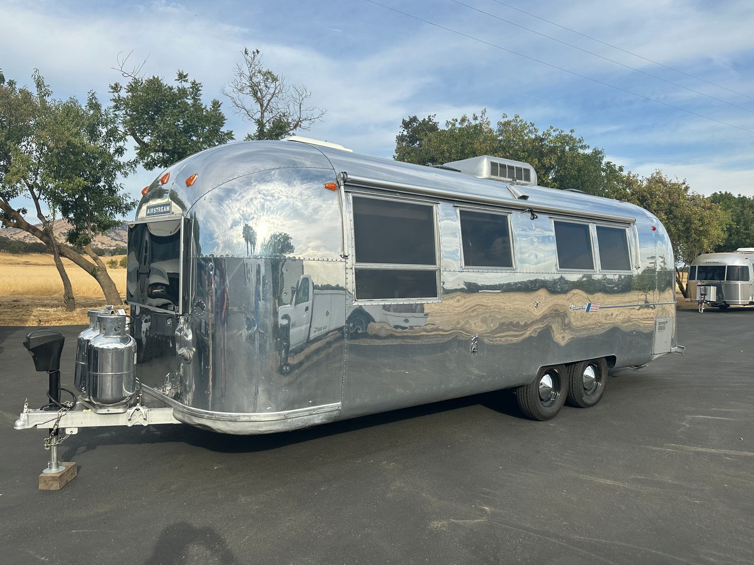 1965 Overlander 26 Nicely remodeled and polished !!
