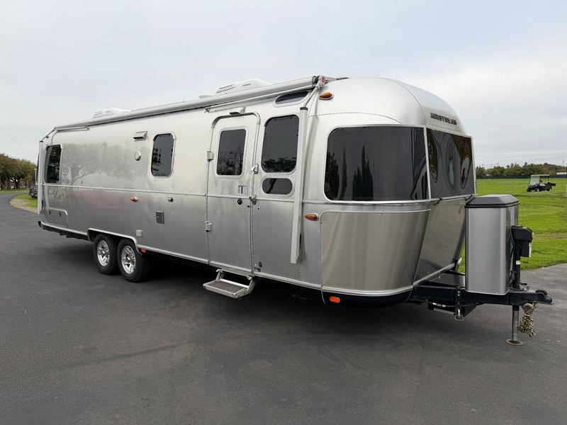 2021 Classic 30RBT with $20k in upgrades