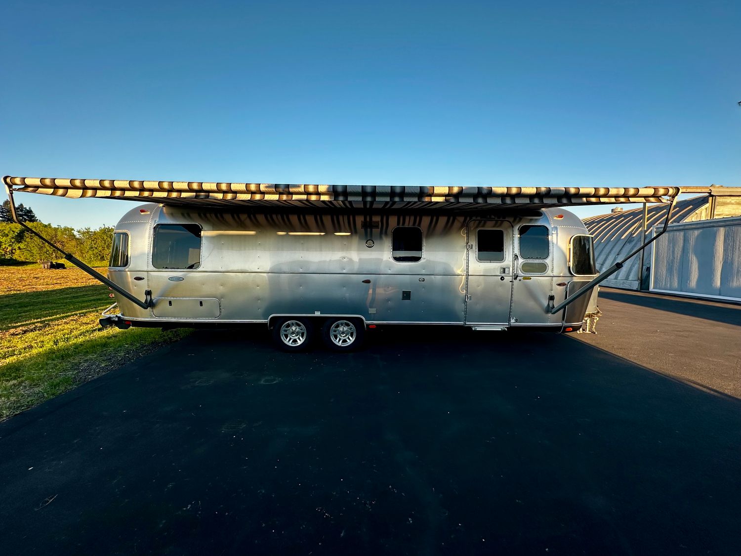 2018 Airstream Classic 30RB Twin