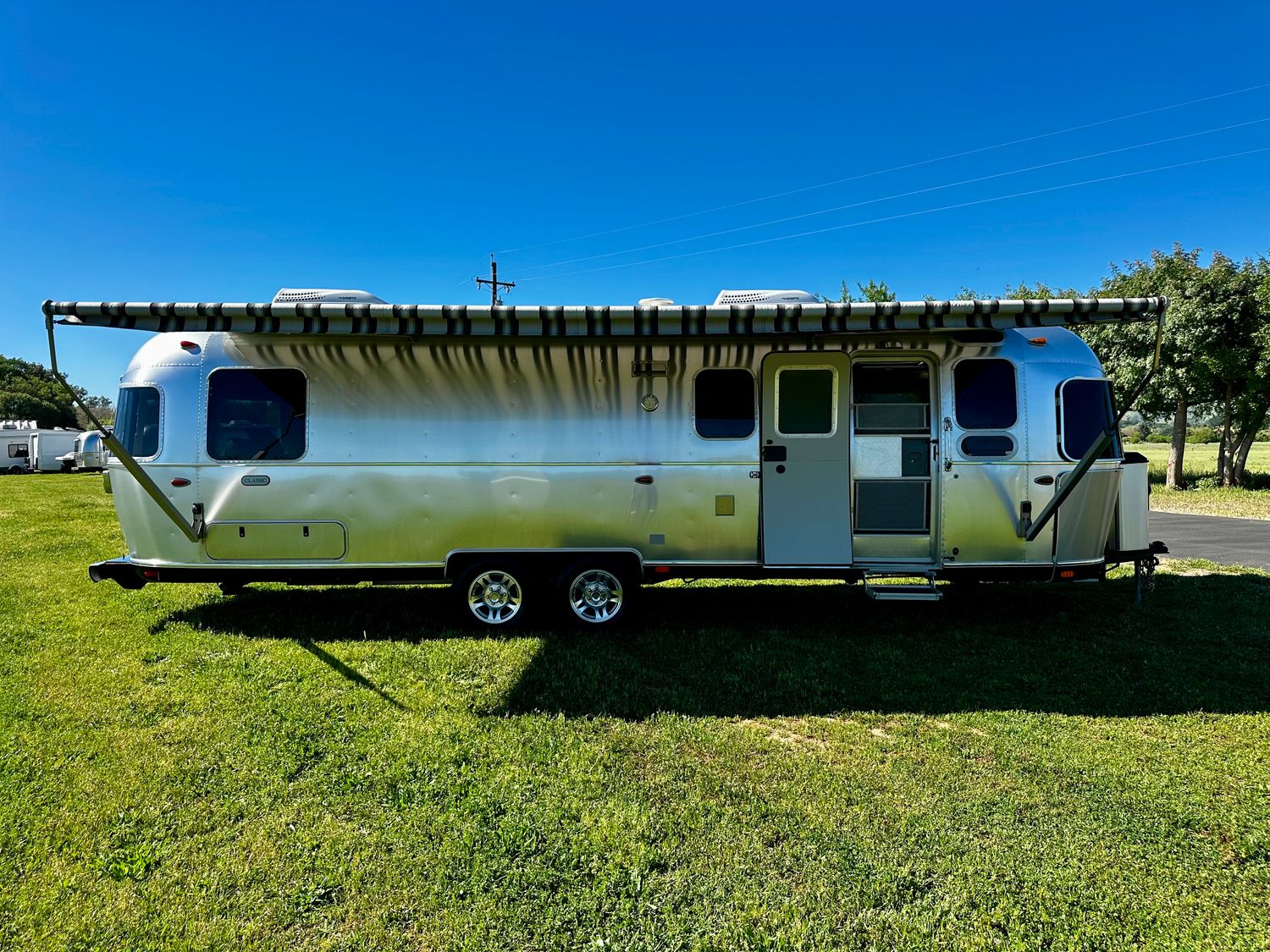 2021 Airstream Classic 30RB Twin