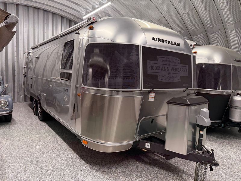 2016 Airstream Pendleton 27FBQ