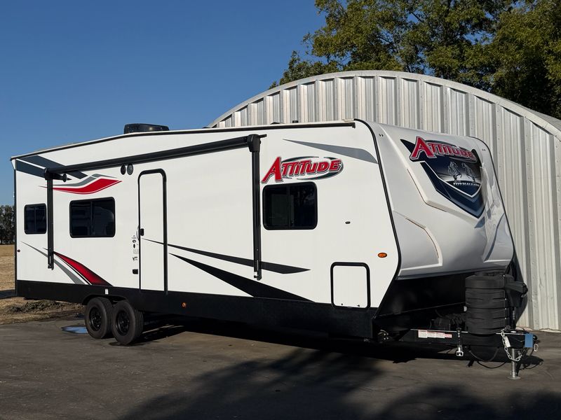 2025 Eclipse Attitude Pro Series T26HKG