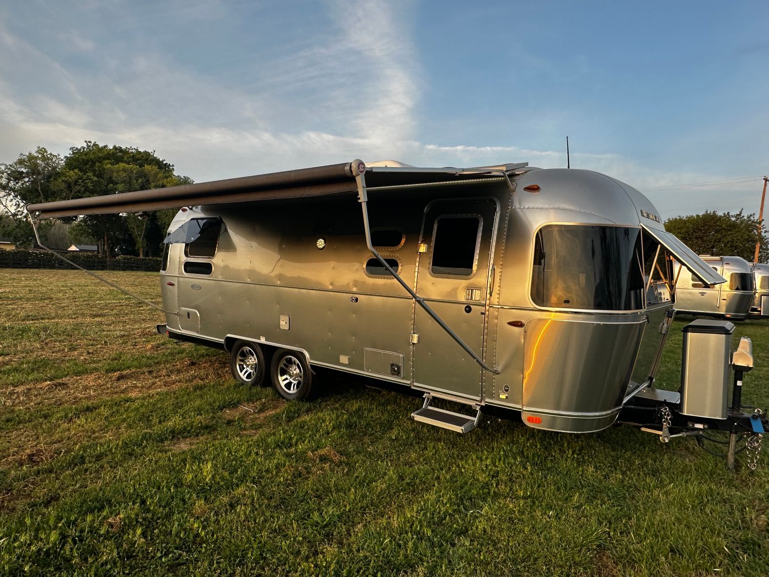 2017 Airstream Flying Cloud 25RB Twin