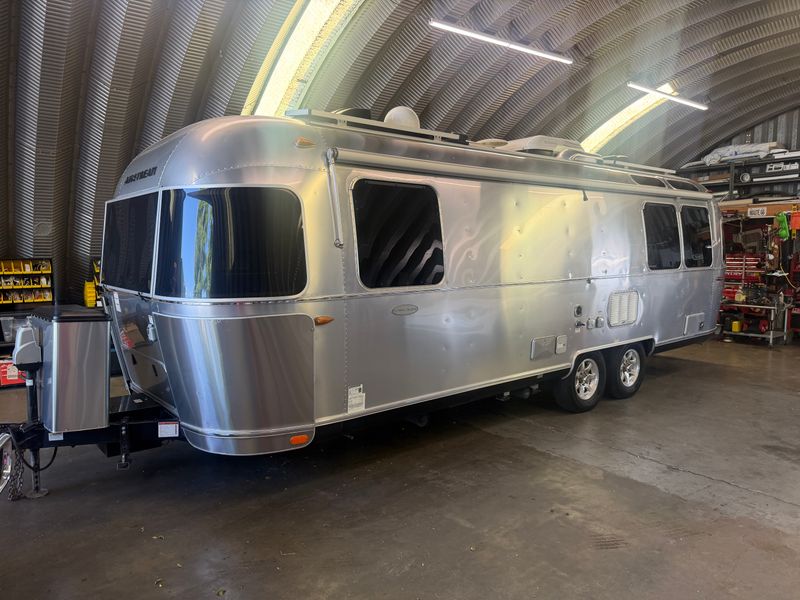 2017 Flying Cloud 27FBQ (front queen bed)..Just Arrived!!