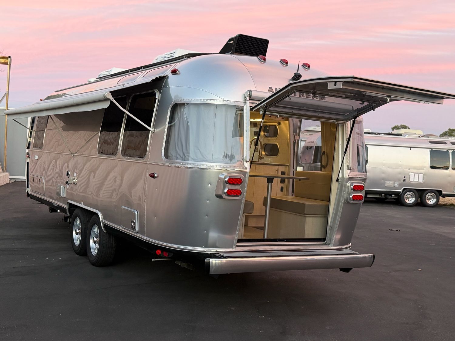 2023 Flying Cloud 27FBT With Hatchback 2023 Flying Cloud 27FBT With Hatchback