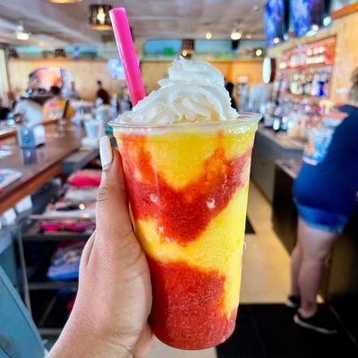 Boozy Sunset Pineapple + Bonus Virgin To-Go Drink Combo