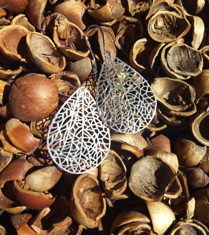 Teardrop Lace Filigree