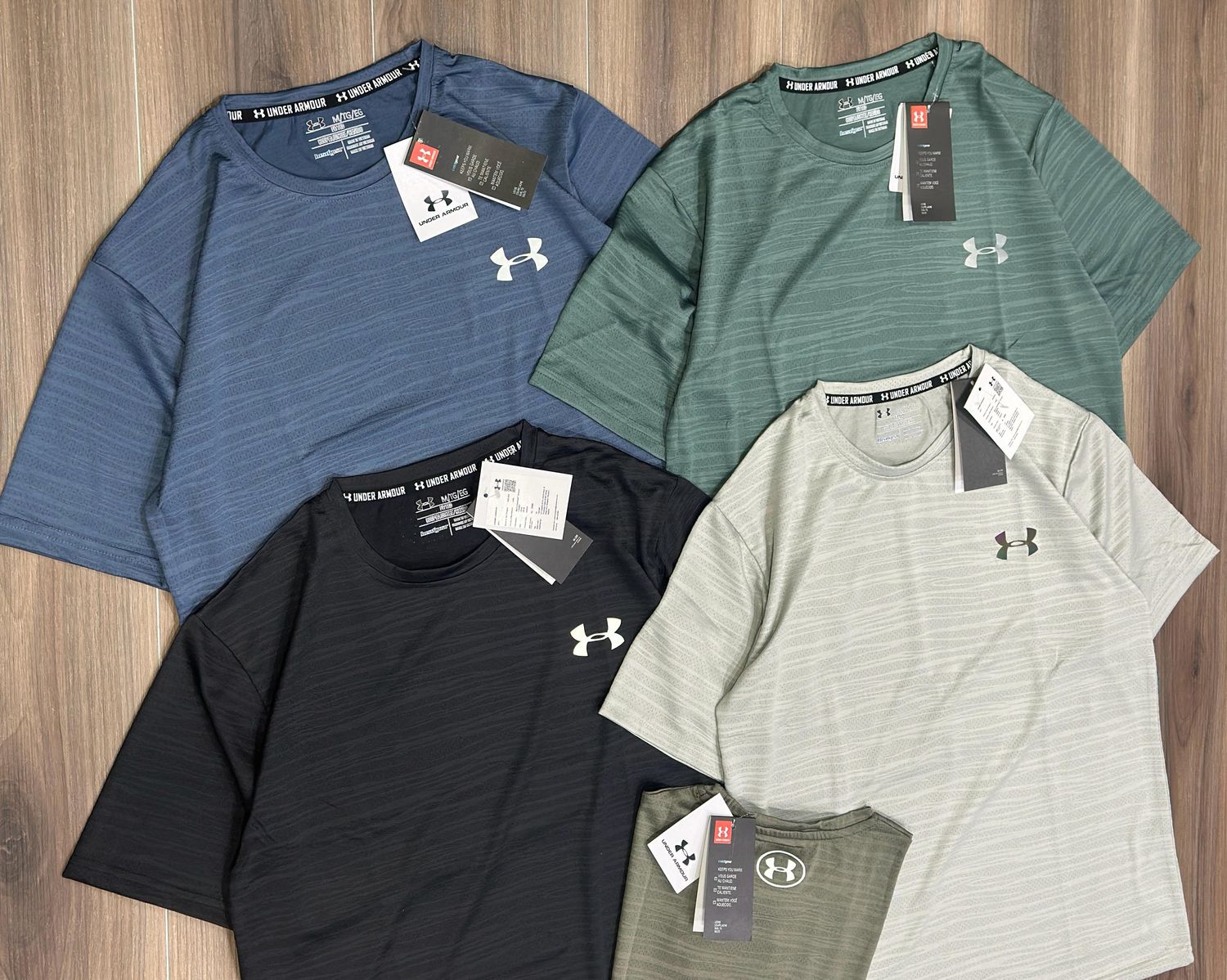 UNDER ARMOUR Ultra Premium Dri-Fit Round Neck Half Sleeve Men&#39;s T-shirt - 40 Pc