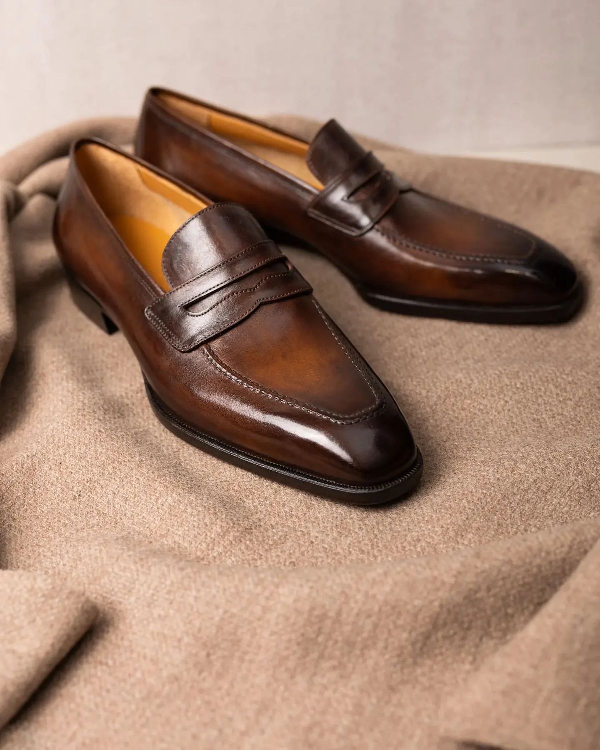 Men’s Loafer Shoes - 48 pair