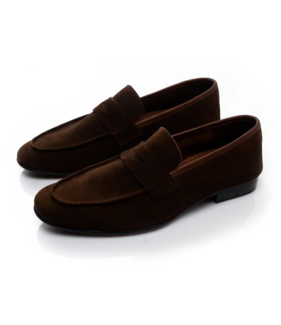 Men’s Loafer Shoes - 24 pair
